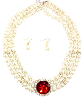 84% OFF on Adimani Monile Mother of Pearl Jewel Set Gold 84% OFF on Adimani Monile Mother of Pearl Jewel Set Gold