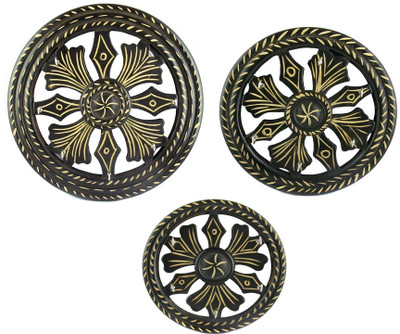 33% OFF on Pindia Beautiful Set of 3 Round Shaped Wooden Key Holder