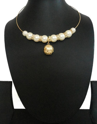 11% OFF on Bid4desire Desneck Alloy, Shell Necklace