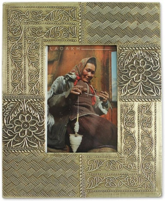 41% OFF on Purpledip Glass Photo Frame 41% OFF on Purpledip Glass Photo Frame