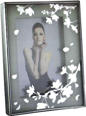 33% OFF on Momentz Silver-plated Photo Frame 33% OFF on Momentz Silver-plated Photo Frame
