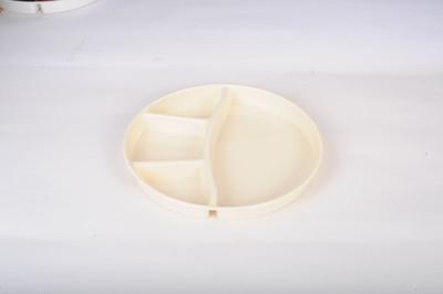Signoraware Serving Thali Solid Plastic Plate Beige, Pack of 1 Signoraware Serving Thali Solid Plastic Plate Beige, Pack of 1