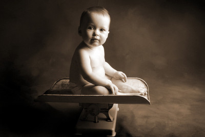 31% OFF on oshi - Sitting Baby Paper Print 31% OFF on oshi - Sitting Baby Paper Print