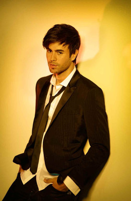 48% OFF on Enrique Iglesias (A) - 24 x 36 inch Large Poster - Da Vinci Posters Photographic Paper