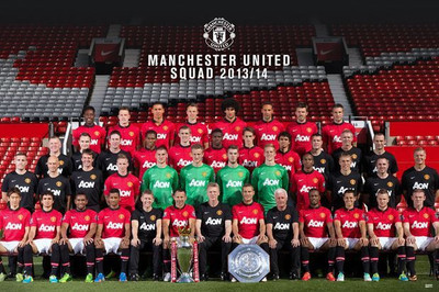 64% OFF on Manchester United Squad Photographic Paper