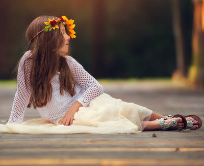 77% OFF on Painting Without Frame - Innocent Girl Canvas Art