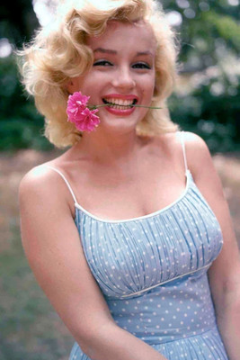 37% OFF on Marilyn Monroe Poster Paper Print