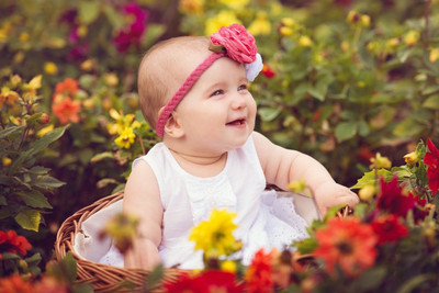 50% OFF on Baby in Garden Poster Paper Print