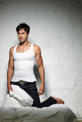 53% OFF on Enrique Iglesias (D) Fine Art Print