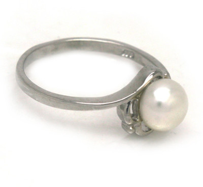 80% OFF on Prisha Collection Silver Pearl Ring 80% OFF on Prisha Collection Silver Pearl Ring