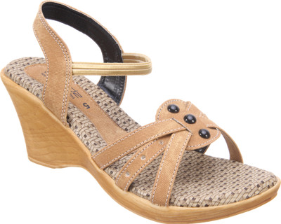 Titas Womens Beige Casual Wedges