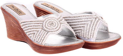 Big Buckles Moon Lite Wedges