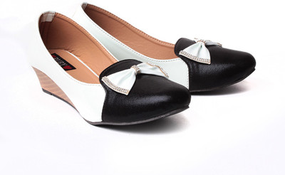 60% OFF on Ruby Dashing Wedges