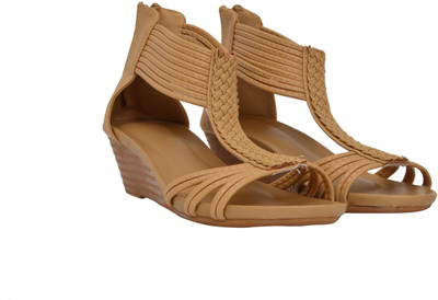 24% OFF on Pinza Women Beige Leather Wedges