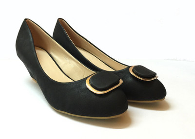 36% OFF on Pinza Black Wedges