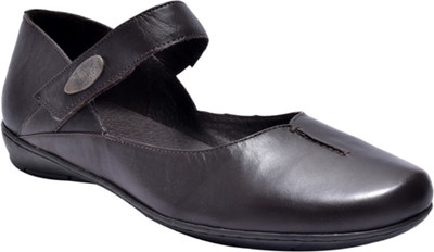 23% OFF on Kuja Paris Leather Flats