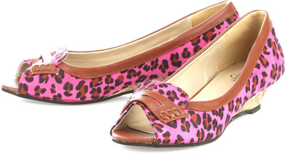 31% OFF on Vero Couture Wild Gaze Wedges Leather Wedges