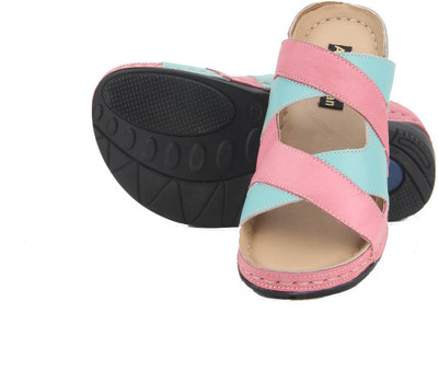 61% OFF on Aditi Wasan Leather Flats 61% OFF on Aditi Wasan Leather Flats