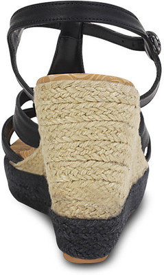 http://img6a.flixcart.com/image/sandal/x/z/c/black-lt-ff-1902-get-glamr-40-400x400-imadyzv39shuhbvt.jpeg