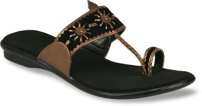 43% OFF on Studio 9 Super Kohlapuri Flats