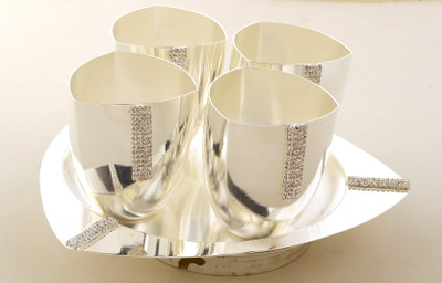 7% OFF on Ojas Glass Tray Serving Set 7% OFF on Ojas Glass Tray Serving Set