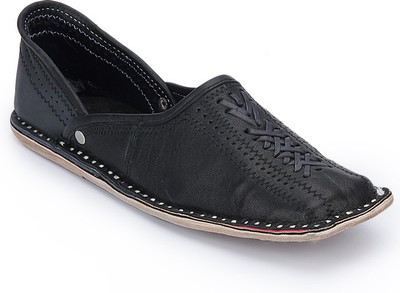 50% OFF on Paduki Ethnic Mojaris 50% OFF on Paduki Ethnic Mojaris