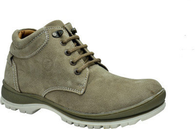 44% OFF on Fentacia Brawny Boots