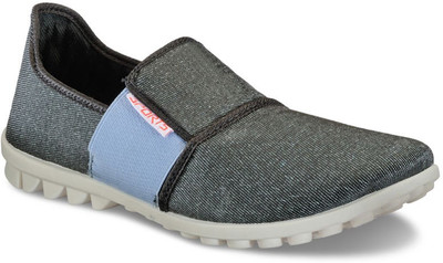 20% OFF on Yepme Fashionable Casual Shoes