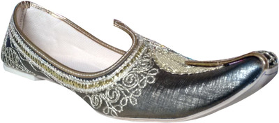 65% OFF on Carresa Heavy Unique Ultra Embroidered Punjabi Jutis 65% OFF on Carresa Heavy Unique Ultra Embroidered Punjabi Jutis