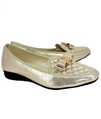 Blue Parrot 7015 Gold Closed Toe Belly