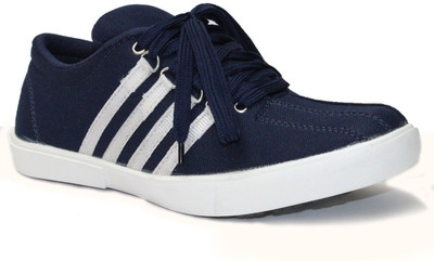46% OFF on Guava Men Blue Casual Shoes