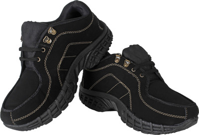 61% OFF on Vivaan Footwear Black-211 Running Shoes