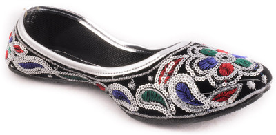 40% OFF on Forever Footwear Rajasthani Floral Mojaris