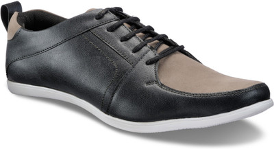 20% OFF on Yepme Men-Black Casuals