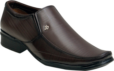53% OFF on Oora Brown With Fine Lining Design Slip On Shoes 53% OFF on Oora Brown With Fine Lining Design Slip On Shoes