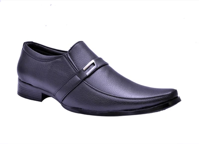 55% OFF on Fentacia Expressive Slip On Shoes