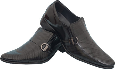 39% OFF on Aura 405 Slip On Shoes 39% OFF on Aura 405 Slip On Shoes