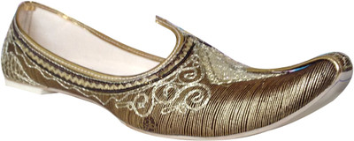 65% OFF on Carresa Light Gold lining with Embroidery Punjabi Jutis