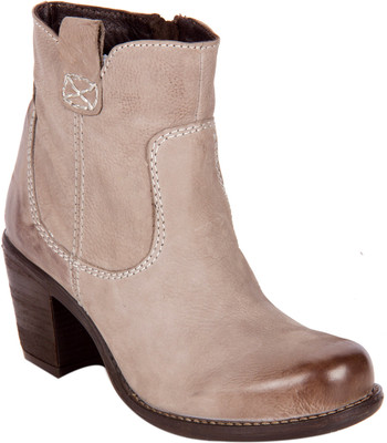 59% OFF on Venus Steps NE-5904 Boots