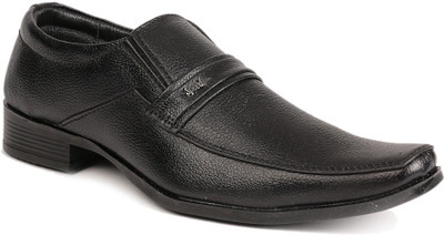 40% OFF on Blue-Tuff Speed Slip On Shoes