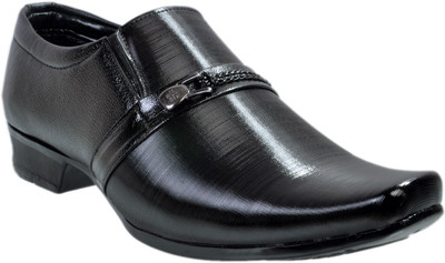 69% OFF on Tiger Wood Official Slip On Shoes 69% OFF on Tiger Wood Official Slip On Shoes