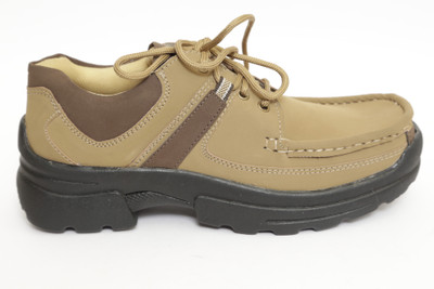 53% OFF on Roony AS-5-TN Outdoors Shoes