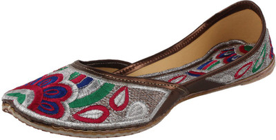 25% OFF on Saashiwear Punjabi Jutis 25% OFF on Saashiwear Punjabi Jutis