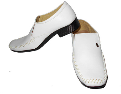 10% OFF on Aaron Fish Slip On Shoes