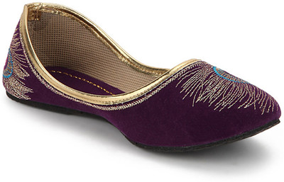 57% OFF on Paduki Ethnic Mojaris