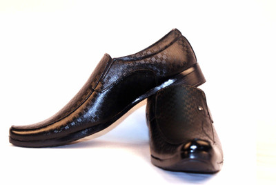 55% OFF on Real Red RA06 Slip On Shoes 55% OFF on Real Red RA06 Slip On Shoes