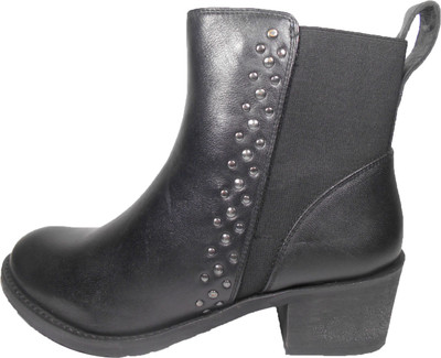 56% OFF on Under Route Elegra Boots