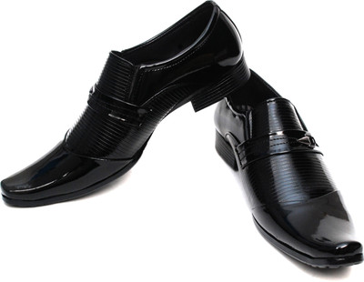 30% OFF on Shoe Striker Black Party Wear