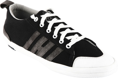 44% OFF on Bacca Bucci Black Casuals