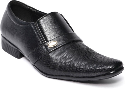 40% OFF on Aadolf 36 Slip On